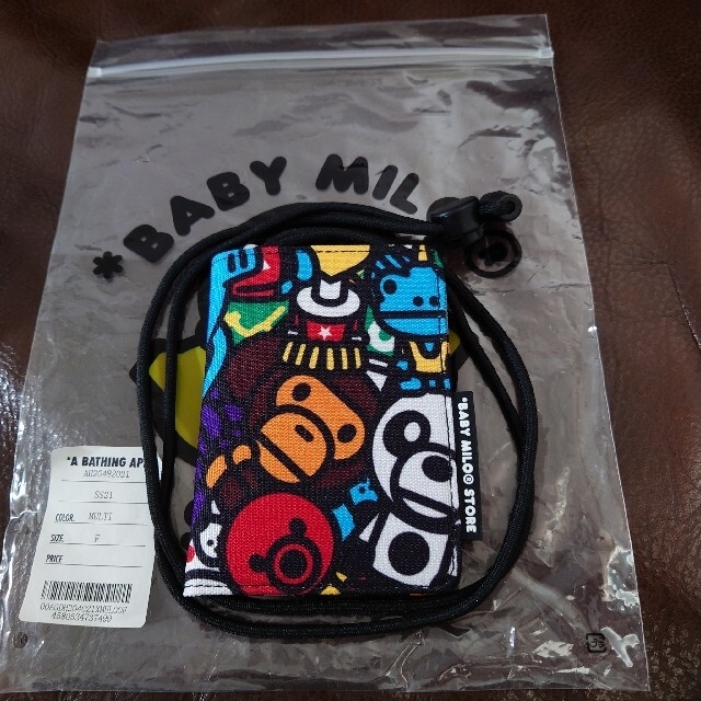 A BATHING APE　Babymilo　IDカードホルダー