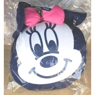 ディズニー(Disney)の【新品】ミニー　リバース　マスコット付ネックピロー　枕　トラベルピロー　丸眞(枕)