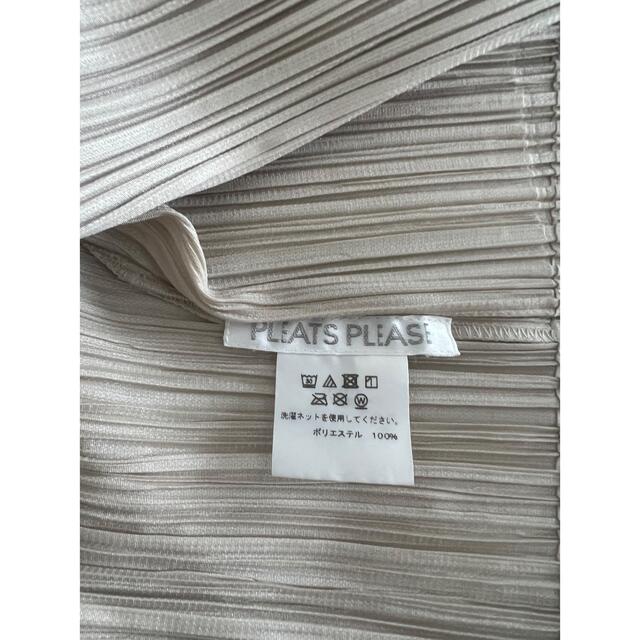 PLEATS PLEASE ISSEY MIYAKE(プリーツプリーズイッセイミヤケ)の美品　プリーツプリーズ　ジャケット レディースのジャケット/アウター(テーラードジャケット)の商品写真