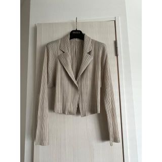 プリーツプリーズイッセイミヤケ(PLEATS PLEASE ISSEY MIYAKE)の美品　プリーツプリーズ　ジャケット(テーラードジャケット)