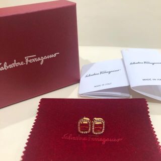 サルヴァトーレフェラガモ(Salvatore Ferragamo)の☆サルバトーレ　フェラガモ　ピアス☆(ピアス)