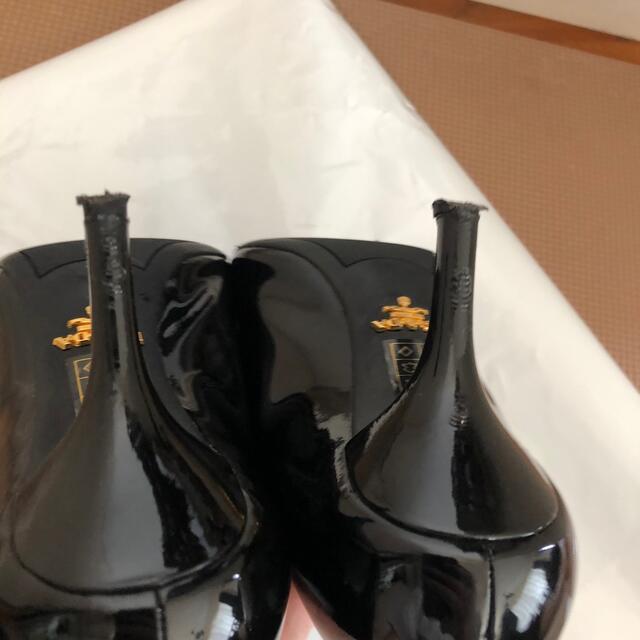 PRADA(プラダ)のプラダ　黒　エナメル　パンプス レディースの靴/シューズ(ハイヒール/パンプス)の商品写真