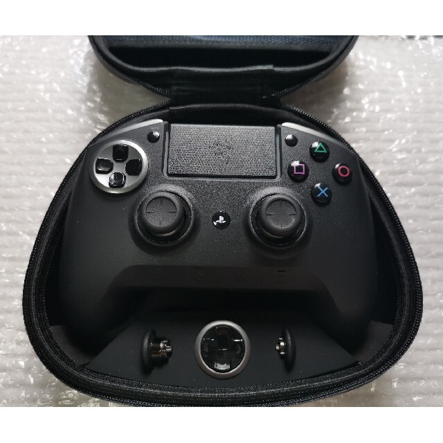 LAZER(レイザー)の【美品】Razer Raiju Ultimate プロコントローラー スマホ/家電/カメラのPC/タブレット(PC周辺機器)の商品写真