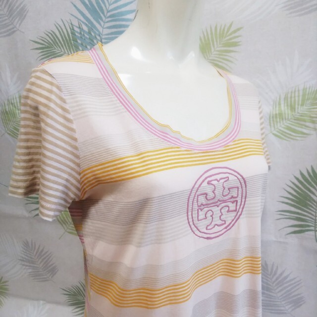 Tory Burch(トリーバーチ)のTORY BURCH センターロゴ 半袖 tシャツ トップス レディースのトップス(Tシャツ(半袖/袖なし))の商品写真