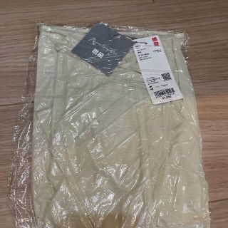 ユニクロ(UNIQLO)のSサイズ オフホワイト　マメクロゴウチ　シアークルーネックTシャツ　新品　(Tシャツ(長袖/七分))