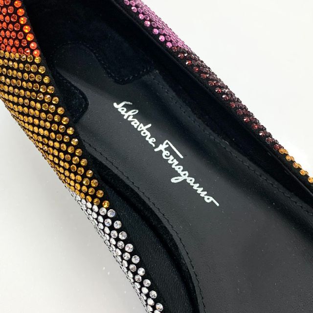 Salvatore Ferragamo(サルヴァトーレフェラガモ)の4517 未使用 フェラガモ ラインストーン ヴァラ リボン フラットパンプス レディースの靴/シューズ(ハイヒール/パンプス)の商品写真
