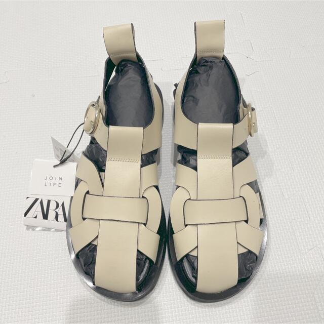 ZARA(ザラ)の【ZARA】フラットレザー ケージサンダル 36 エクリュ レディースの靴/シューズ(サンダル)の商品写真