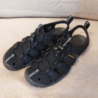 キーン(KEEN)のKEEN　ブラック　サンダル　24㎝(サンダル)