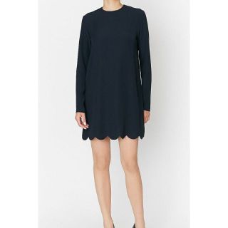 バーニーズニューヨーク(BARNEYS NEW YORK)のヨーコチャン　ロングスリーブヘムスカラップドレス　未使用タグ付　36　ネイビー(ミニワンピース)