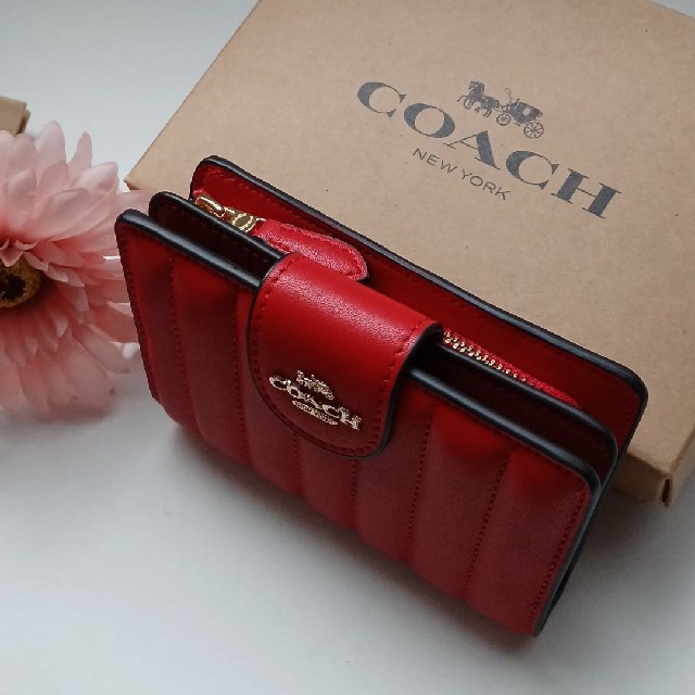 新品未使用 COACH コーチ二つ折り財布 キルティングレザー レッド