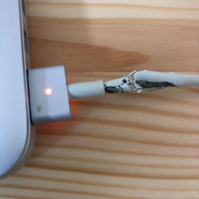 Apple(アップル)のApple Mac 純正電源 60W MagSafe2 PowerAdapter スマホ/家電/カメラのPC/タブレット(PC周辺機器)の商品写真