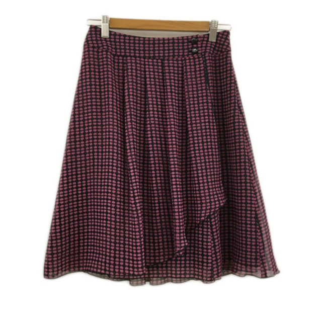 INDIVI(インディヴィ)のインディヴィ スカート フレア 膝丈 ラップ風 タック 総柄 38 黒 紫 レディースのスカート(ひざ丈スカート)の商品写真
