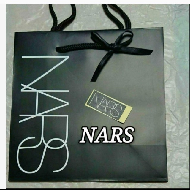 NARS(ナーズ)の新品未使用NARS ナーズライトリフレクティング プリズマティックパウダー コスメ/美容のベースメイク/化粧品(フェイスパウダー)の商品写真