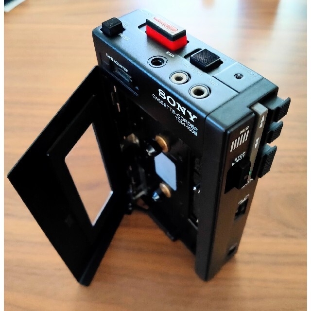 SONY(ソニー)のSONY TCM-100B カセットレコーダー スマホ/家電/カメラのオーディオ機器(ポータブルプレーヤー)の商品写真