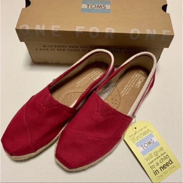 TOMS(トムズ)のTOMS スリッポン　23.0  レディースの靴/シューズ(スリッポン/モカシン)の商品写真