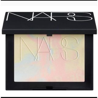 ナーズ(NARS)のライトリフレクティング プリズマティックパウダー (フェイスパウダー)