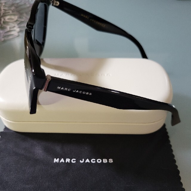 MARC JACOBS(マークジェイコブス)のマークジェイコブス　サングラス レディースのファッション小物(サングラス/メガネ)の商品写真