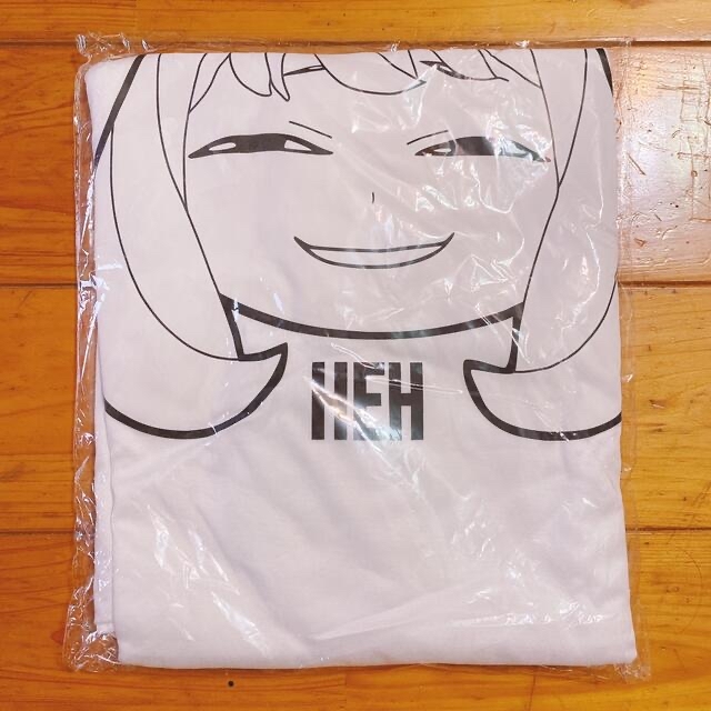 スパイファミリー　大人の微笑みTシャツ　M size エンタメ/ホビーのアニメグッズ(その他)の商品写真