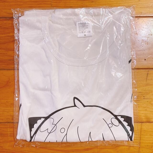 スパイファミリー　大人の微笑みTシャツ　M size エンタメ/ホビーのアニメグッズ(その他)の商品写真