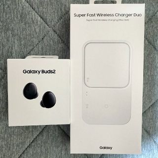 サムスン(SAMSUNG)の新品未使用 galaxy Buds2+WirelessCharger Duo(ヘッドフォン/イヤフォン)