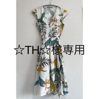 ザラ(ZARA)のZARA ザラ　花柄・ボタニカル柄　リネン　ミディ丈ワンピース(ひざ丈ワンピース)