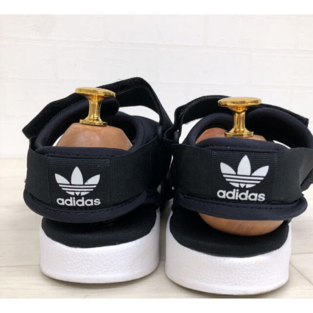 adidas(アディダス)のアディダス オリジナルス アディレッタ サンダル 24.5 レディース  レディースの靴/シューズ(サンダル)の商品写真