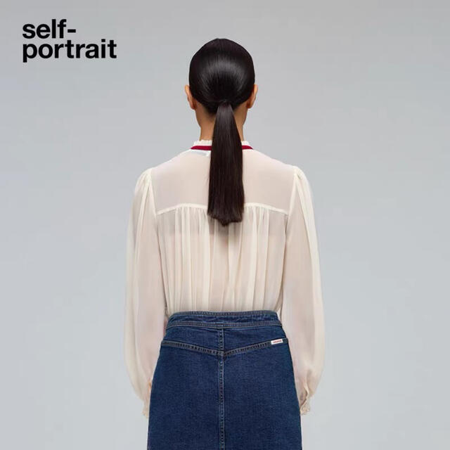 SELF PORTRAIT(セルフポートレイト)の❤️正規品Selfportrait22新作新品★白長袖ブラウス　綺麗 レディースのトップス(シャツ/ブラウス(長袖/七分))の商品写真