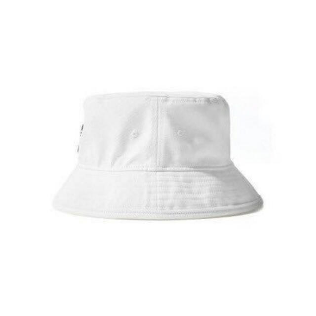 adidas(アディダス)のadidas BUCKET HAT CORE CHALK WHITE レディースの帽子(ハット)の商品写真