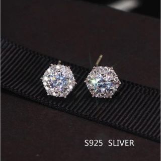 ヨンドシー(4℃)のジルコニア×スターリングシルバー925ピアス⭐︎アレルギー対応スワロフスキー4℃(ピアス)