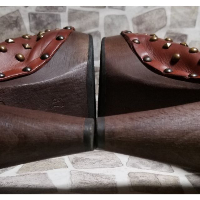 DIESEL(ディーゼル)のDiesel 本革スタッズ付きサンダル　Eur.37（約23.5cm) レディースの靴/シューズ(サンダル)の商品写真