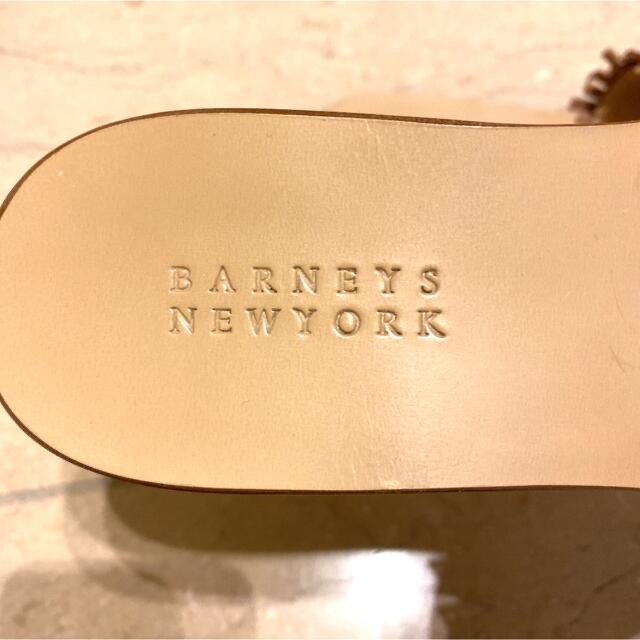 BARNEYS NEW YORK(バーニーズニューヨーク)の美品★BARNEYS NEWYORK ★ミュールフラットサンダル レディースの靴/シューズ(サンダル)の商品写真