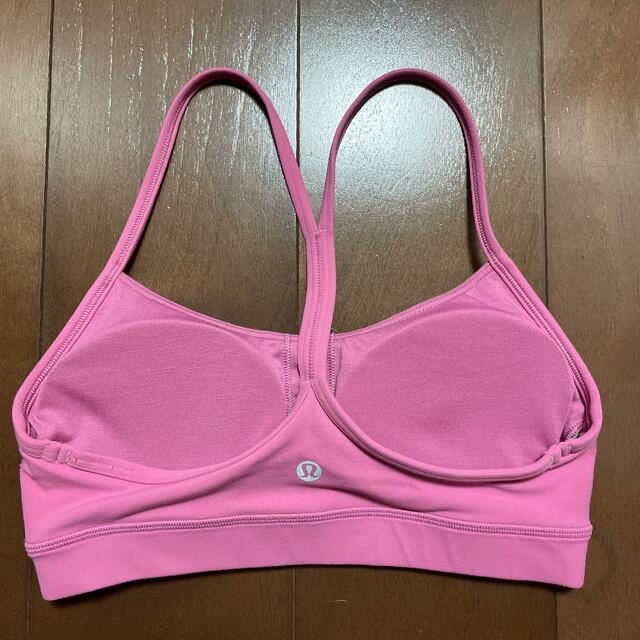 lululemon(ルルレモン)のlululemon🍋ルルレモン Flow Y Bra ブラ ブラトップ 4 スポーツ/アウトドアのトレーニング/エクササイズ(ヨガ)の商品写真