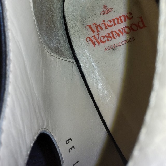 Vivienne Westwood(ヴィヴィアンウエストウッド)の美品／希少。 Vivienne Westwood ボンテージパンプス レディースの靴/シューズ(ハイヒール/パンプス)の商品写真