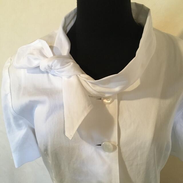 Aylesbury(アリスバーリー)のジャケットブラウス　アリスバーリー　白 レディースのトップス(シャツ/ブラウス(半袖/袖なし))の商品写真