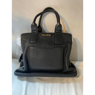 ミュウミュウ(miumiu)のmiumiu 黒バック(ショルダーバッグ)