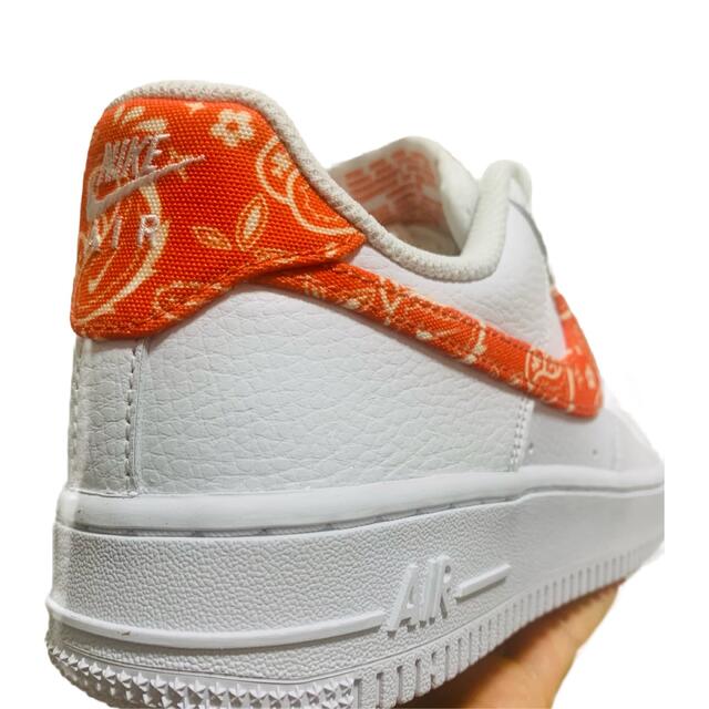 NIKE(ナイキ)のNIKE Air Force1 ナイキエアフォース1 オレンジペイズリー22.5 レディースの靴/シューズ(スニーカー)の商品写真