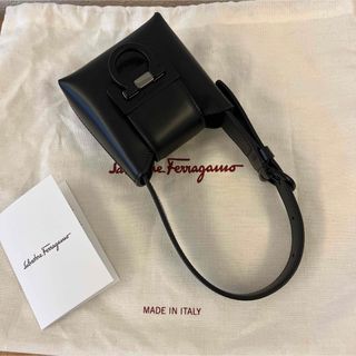 サルヴァトーレフェラガモ(Salvatore Ferragamo)のferragamo フェラガモ　TRIFOLIO MINI バッグ　新品(ハンドバッグ)