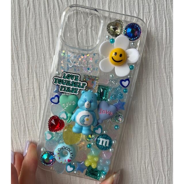 CareBears(ケアベア)のiphoneケース　iphone13 デコケース　ケアベア デコ電 スマホ/家電/カメラのスマホアクセサリー(iPhoneケース)の商品写真