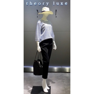 theory luxe 美脚ウールストレッチパンツ 紺色 定価31.320円