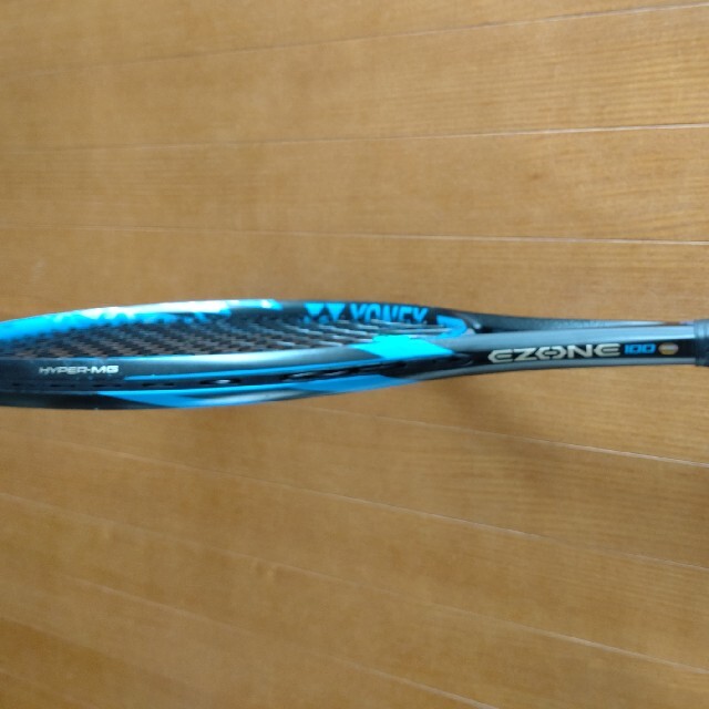 YONEX(ヨネックス)のテニスラケットYONEXヨネックス　EZONEイーゾーン100L　G2　285g スポーツ/アウトドアのテニス(ラケット)の商品写真