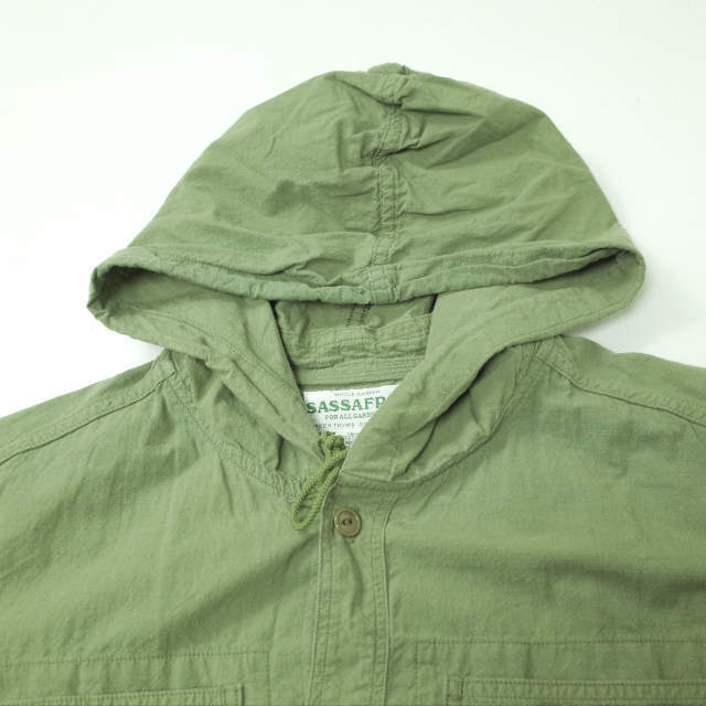 SASSAFRAS(ササフラス)のSASSAFRAS ササフラス 日本製 Feel Sun Bud Half 1/2 コットンリップストップ フーデッドショートスリーブシャツ S OLIVE 半袖 トップス【中古】【SASSAFRAS】 メンズのトップス(シャツ)の商品写真