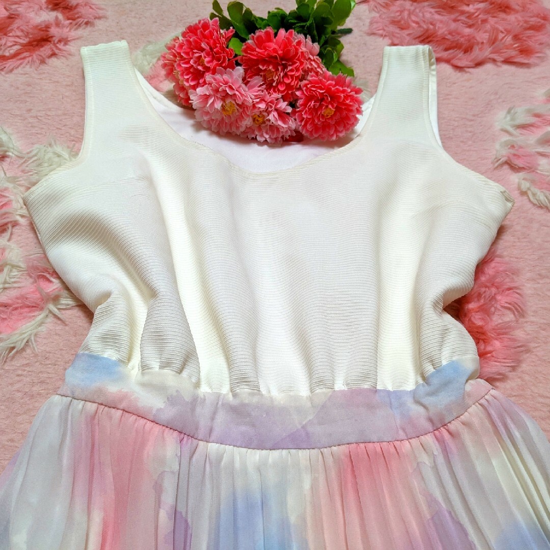dazzy store(デイジーストア)のデイジーストア♥夢展望♥白×ぼかし♥花柄❤ギャザー♥ドレス♥ワンピ レディースのフォーマル/ドレス(ミニドレス)の商品写真