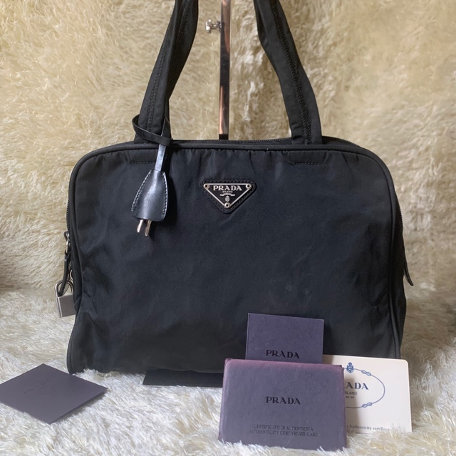 PRADA トートバッグ テスート 三角ロゴ 南京錠 チャーム ブラック