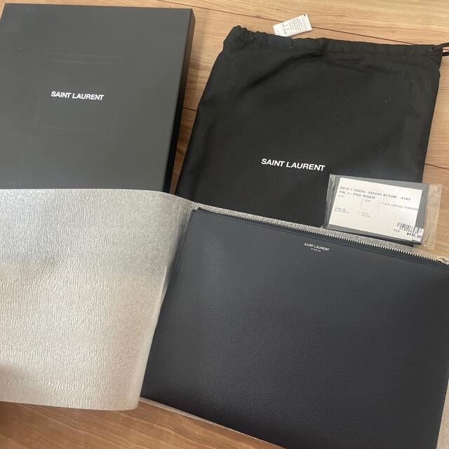 【新品】SAINT LAURENT iPadケース/クラッチバッグ