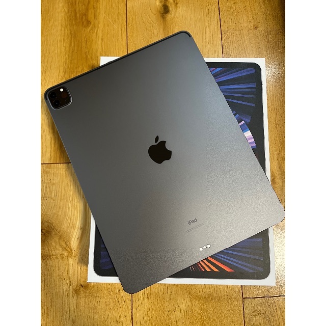 Apple(アップル)のiPad Pro 第5世代 12.9inch wifiモデル 512GB  スマホ/家電/カメラのPC/タブレット(タブレット)の商品写真