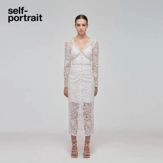 セルフポートレイト(SELF PORTRAIT)の❤️正規品Selfportrait22新品タグ付き★白ロングワンピース　ドレス　(ロングワンピース/マキシワンピース)