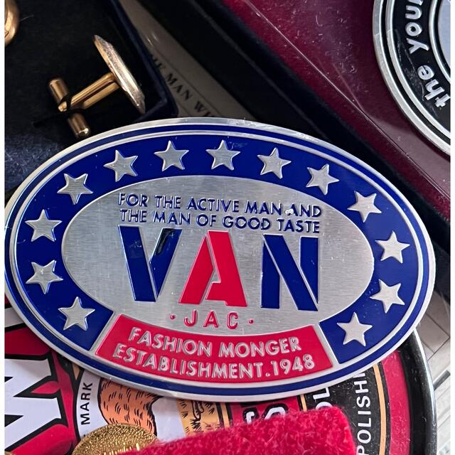 VAN Jacket(ヴァンヂャケット)の特価！VANプレート型アルミニウム製stickerディスプレイ品大変貴重！ 自動車/バイクの自動車(車外アクセサリ)の商品写真