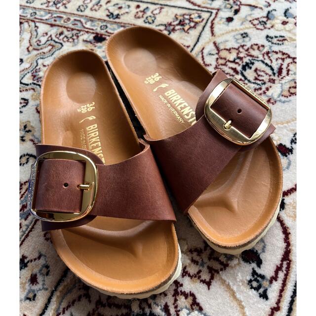 BIRKENSTOCK(ビルケンシュトック)のビルケンシュトック☆新品未使用☆Madrid big buckle レディースの靴/シューズ(サンダル)の商品写真