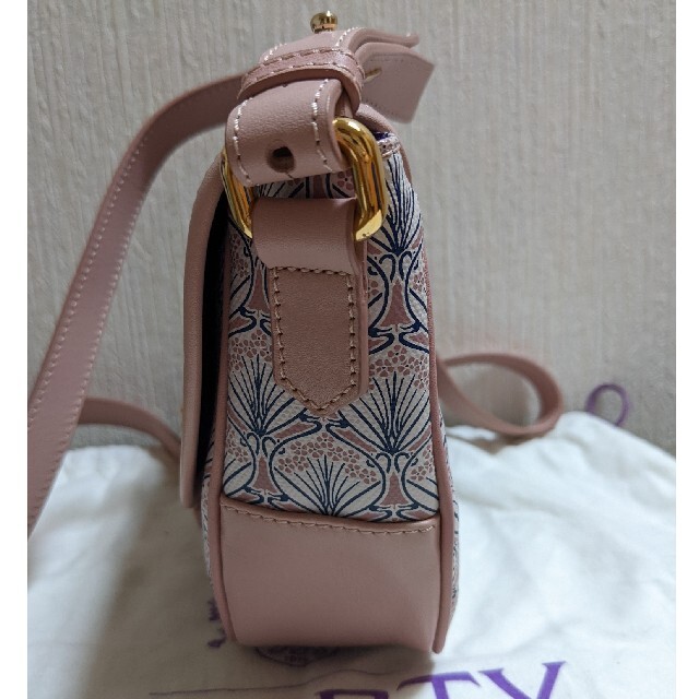 LIBERTY LONDON リバティロンドン　ピンク　カーナビーサドルバッグバッグ