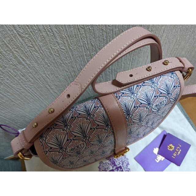 LIBERTY LONDON リバティロンドン　ピンク　カーナビーサドルバッグバッグ